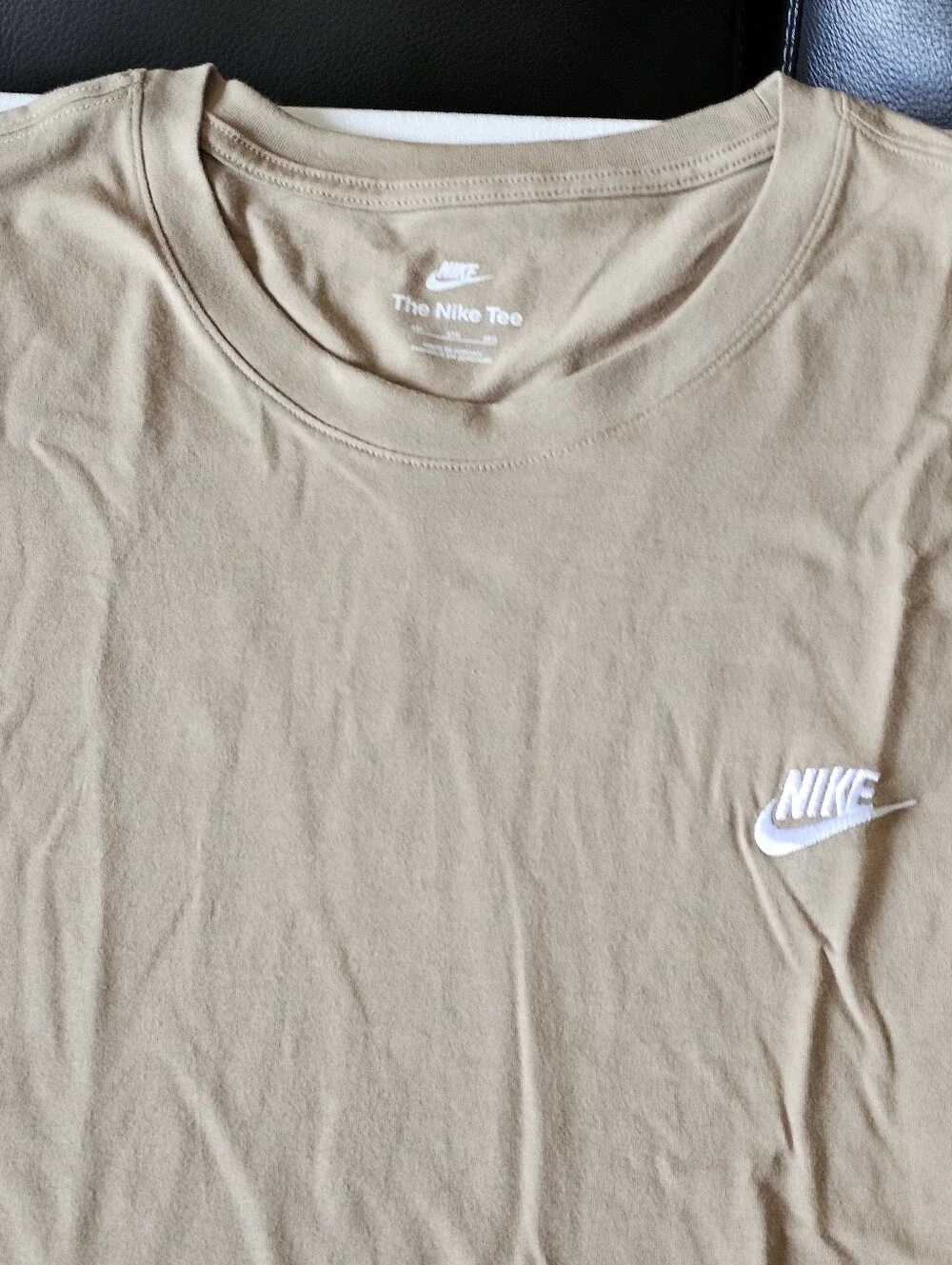 Nike Men’s Beige Crew Neck Short Sleeve T-Shirt with White Logo 4xl New